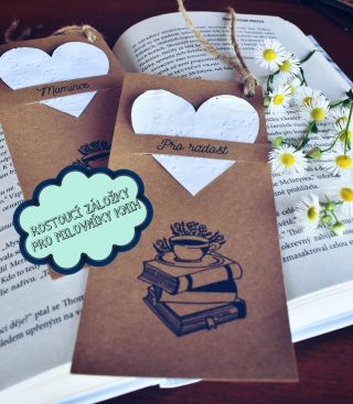 Zakoupili jste jako dárek zajímavou knihu, ale ještě tomu něco chybí..? 🤔 Pak to bude rostoucí záložka, díky které...